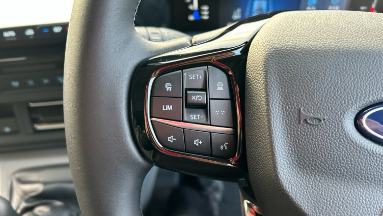 Ford Tourneo Custom 320 L1 Diesel Fwd 2.0 EcoBlue 136ps H1 Titanium 8 seater Auto